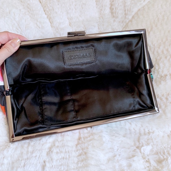 Express Clutch - Picture 4 of 4